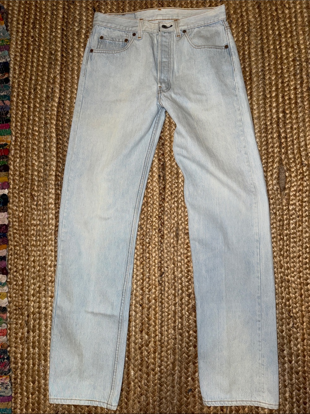 Vintage 90’s 553 Levi’s men’s light wash button fly